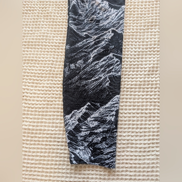 Colorado Threads Women's Mountain Sketch Leggings, Large - Picture 6 of 8